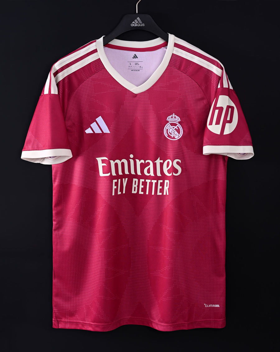 Real Madrids bortaställ 2026/27