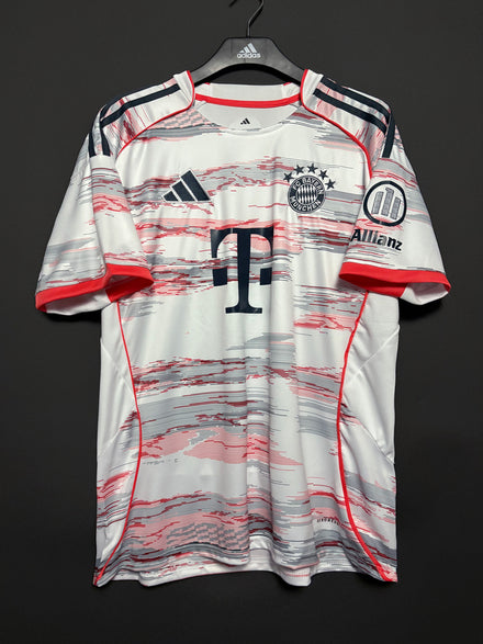 FC Bayern München 2025/26 Third Kit