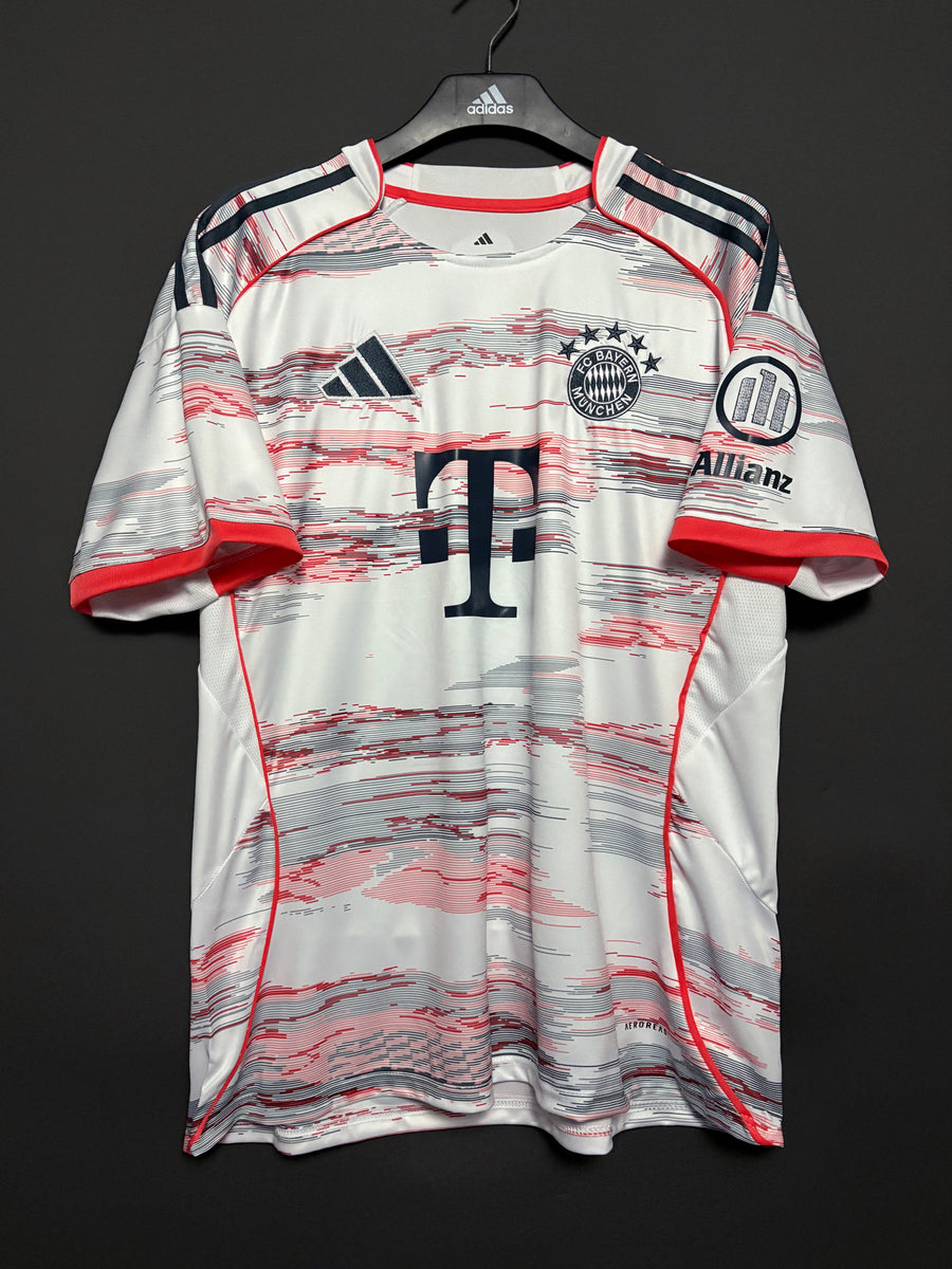 FC Bayern München 2025/26 Third Kit